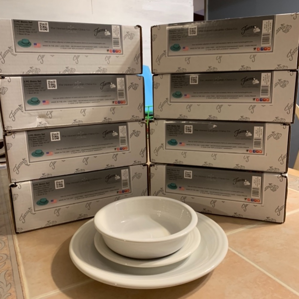 Fiesta 8 place dinner set. Lightly used.